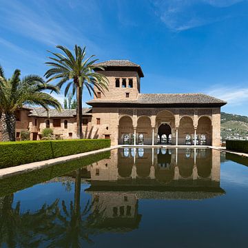 Alhambra de Granada, Palicio del Partal. by Hennnie Keeris