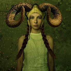 Vintage Beauty Badekappe Widder Hörner von Yvonne Zeldenthuis