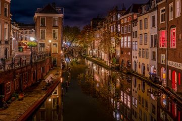 De Oude gracht in de avond van zeilstrafotografie.nl