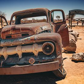 Rusty old car by Saskia Strack