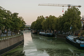 Die Stadt fließt vorbei