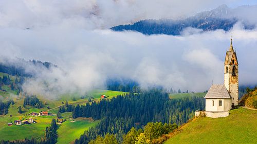 Église Sainte-Barbara à Tolpei, Alta Badia, Dolomites, Tyrol du Sud, Italie du Nord
