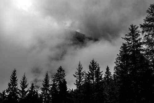 Karawanken achter wolken