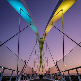 Blue Hour Bridge Eindhoven van Marc Glaudemans