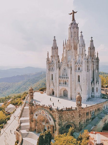 Barcelona by Hello Pompoyo