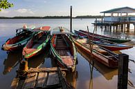 Boten op de Suriname rivier, Suriname van Marcel Bakker thumbnail