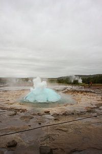 Strokkur bricht aus von Louise Poortvliet