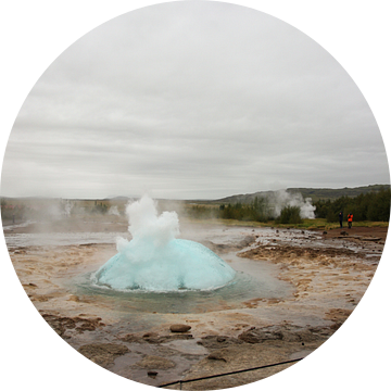 Strokkur barst uit van Louise Poortvliet