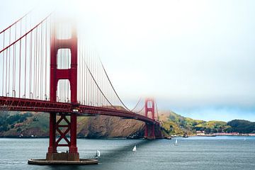 Golden Gate Bridge In San Francisco - The Fog City van Marko Knol