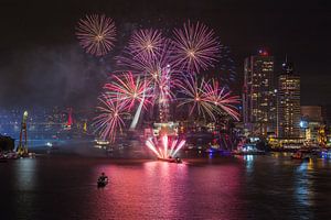 Feu d'artifice Journées mondiales Port 2016 à Rotterdam sur MS Fotografie | Marc van der Stelt