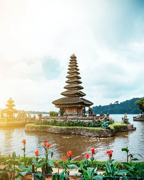 Bali by Hello Pompoyo