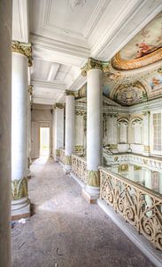 Atemberaubende verlassene Architektur im italienischen Stil.