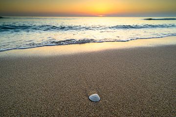 Sonnenuntergang am Nordseestrand an einem ruhigen Tag