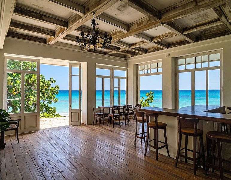 Lost Places bar am Strand von Mustafa Kurnaz