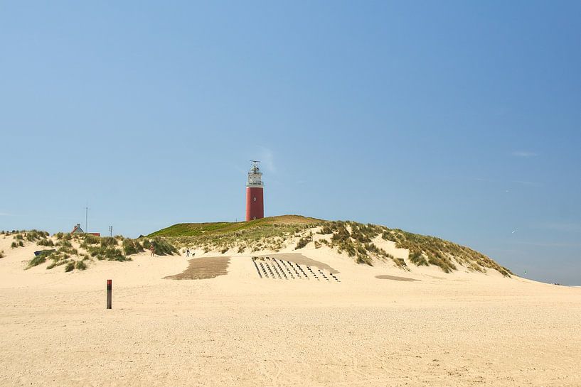 Texel lighthouse with shell beach by Ad Jekel