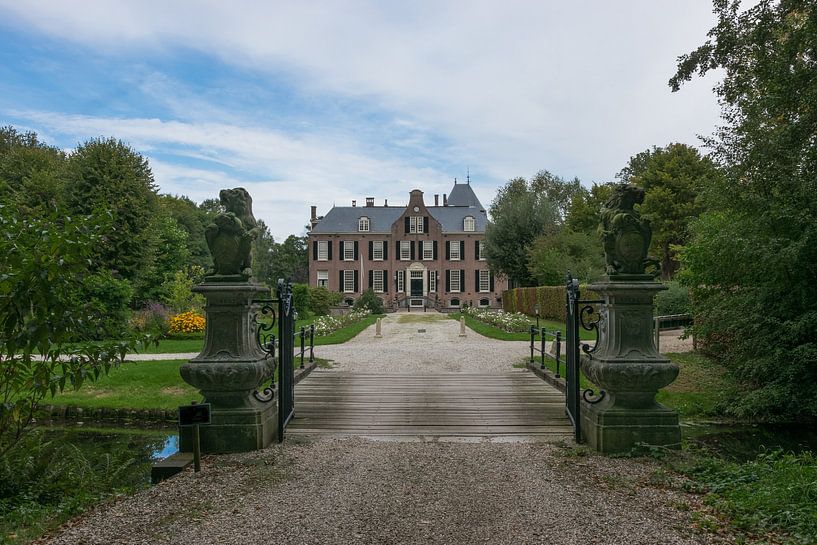 Castle Groot Hoenlo near Olst by Patrick Verhoef