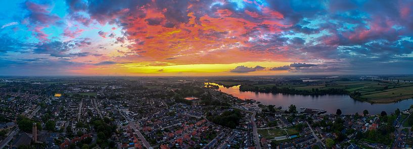 Splashes of colour over Kerkdriel: A sunset panorama by Franklin Driessen