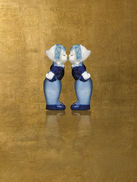 Delfter Blau küssendes Paar. Partner, Gold von Mijke Konijn