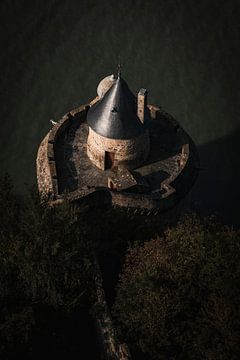 Maison de la Tour Mont Saint-Michel dans une lumière mystique sur Femke Ketelaar