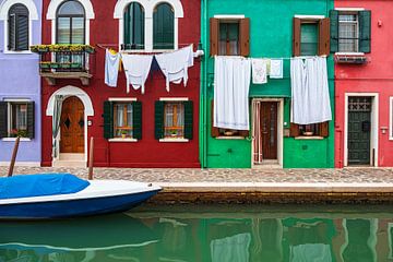 Bunte Gebäude auf der Insel Burano bei Venedig, Italien