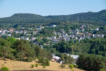 Het dorpje Gerolstein in de duitse Vulkaan Eifel van Robin Verhoef