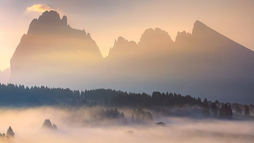Sunrise on Alpe di Siusi by Henk Meijer Photography