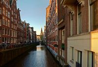 Zicht op de Oude Kerk in Amsterdam