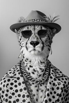 Portret van een jachtluipaard in stijlvolle kleding en zonnebril van Felix Brönnimann