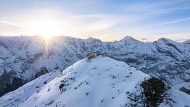 Erwachen über dem Abgrund – Sonnenaufgang am Piz Gloria von Marco Zurschmiede