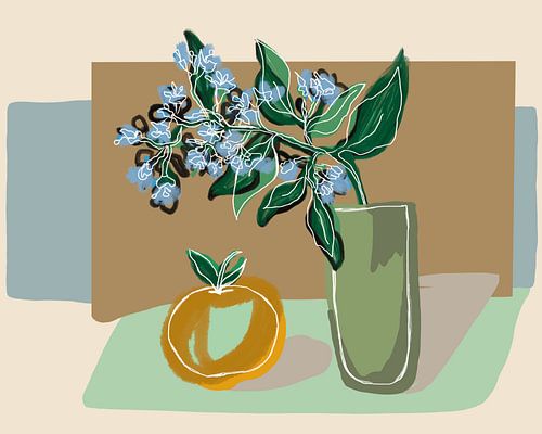 Fleurs bleues dans un vase sur Sabrina Cools