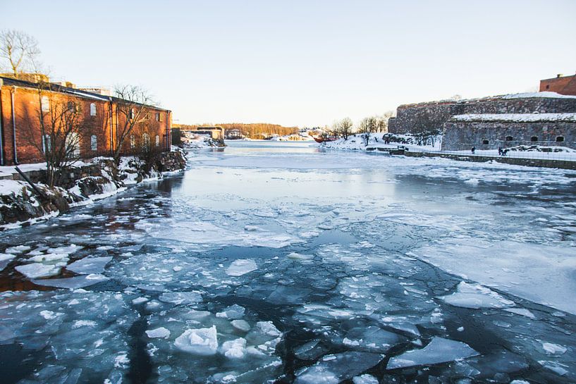 Ice water near Suomenlinna, Finland by Maria-Maaike Dijkstra