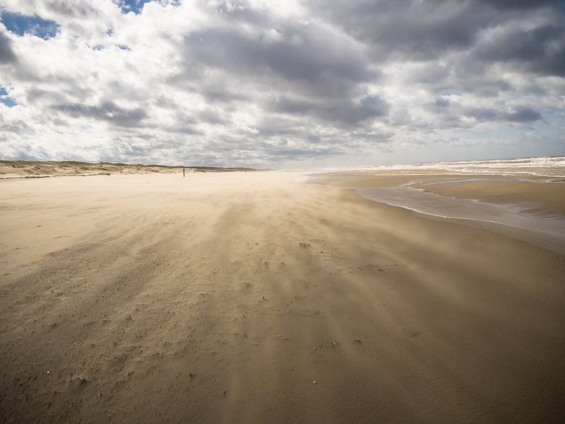 Along the coast line. by Martijn Tilroe