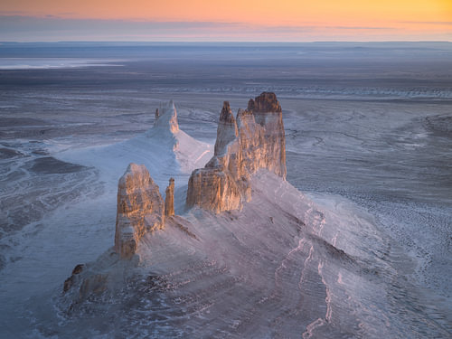 Beeindruckende Felsen in Bozjyra in Mangystau, Kasachstan.