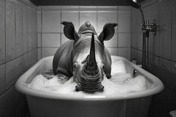 Nashorn in der Badewanne - Ein einzigartiges Badezimmerbild für Ihr WC von Felix Brönnimann