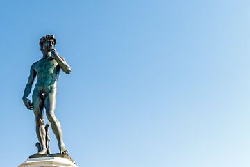 Statue en bronze (réplique) du David réalisée par Michel-Ange à Florence, en Italie. sur WorldWidePhotoWeb