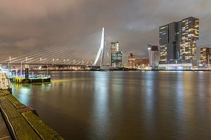 Pont Erasmus Rotterdam le soir sur Cindy van der Sluijs