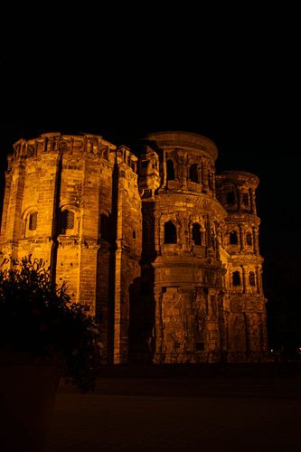 porta nigra Trier bij nacht