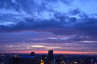 Gekleurde Wolken boven Rotterdam Centrum van Marcel van Duinen thumbnail