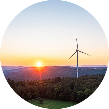 Windpark in Duitsland bij zonsopgang van Werner Dieterich