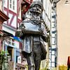 Bronzestatue des Christian Paul Wedepohl in der Stadt Marburg von Roland Brack
