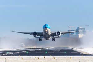 KLM Boeing 777 departing from Amsterdam Airport Schiphol by Rutger Smulders