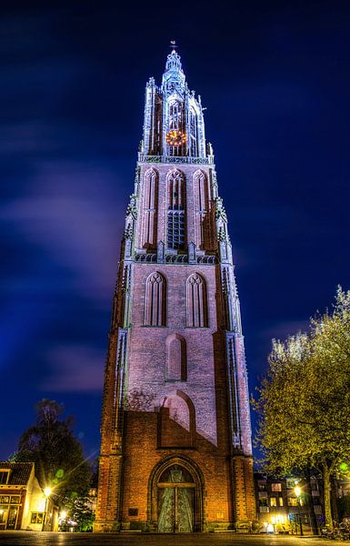 De Onze Lieve Vrouwetoren van Kei(stad) Donker