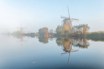 Molens Kinderdijk in de ochtendmist