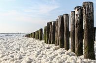 Zeezicht met schuim op golven van Erik Wouters thumbnail