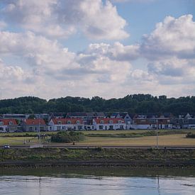 Weiße Ferienhäuser auf Seinpad in Hoek van Holland von FotoGraaG Hanneke