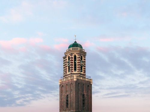 De Peperbus bij zonsopkomst