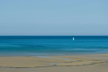 Horizon aan het strand in de zomer van Patrick Verhoef