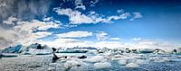 Eisberge in der Gletscherlagune Jökulsárlón in Island. von Sjoerd van der Wal Fotografie Miniaturansicht