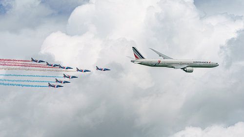 Air France Boeing 777 and Patrouille de France.