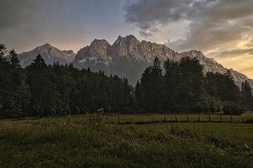 Zugspitze in het avondlicht van Sebastian Witt